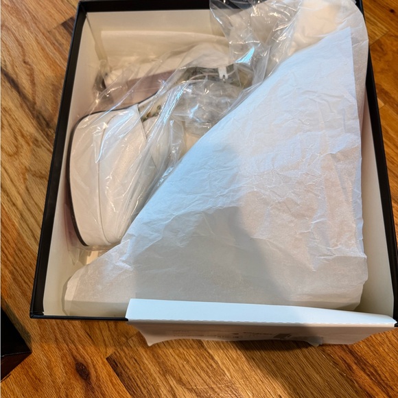 Gucci White Platform Heels - Picture 6 of 8